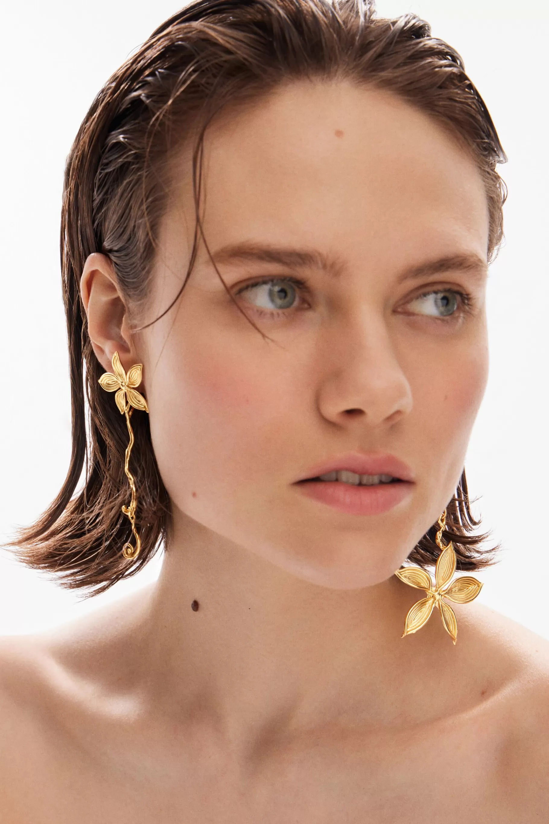 Desigual Pendientes largos asimétricos flor baño oro Zalio*Mujer Joyería